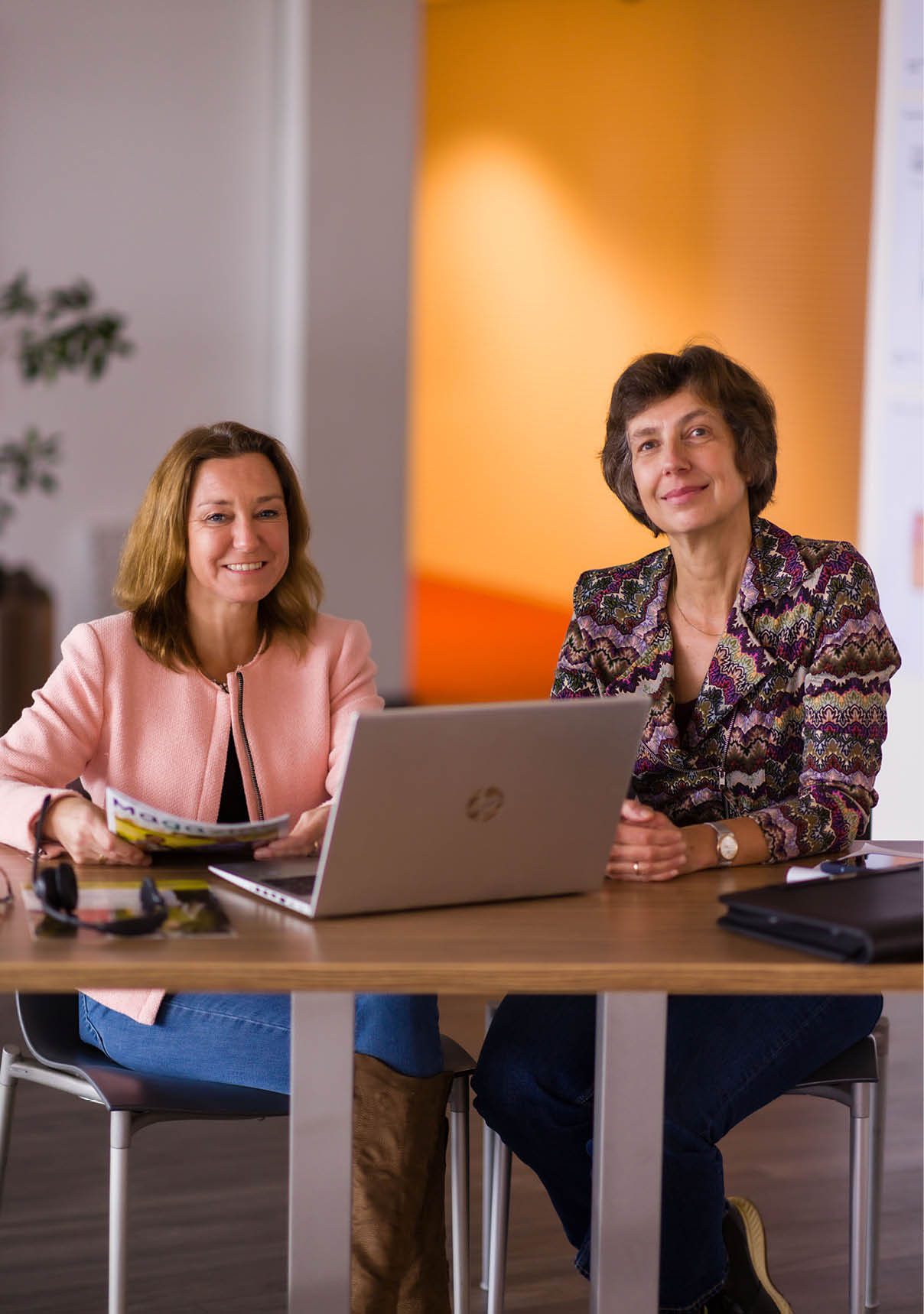 iov vivium, sandra van rooij ( roze vest) en sandrina terpstra ( ledenconsulenten)